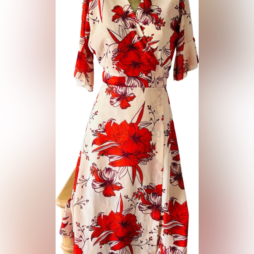 Beautiful floral pattern wraparound midi dress